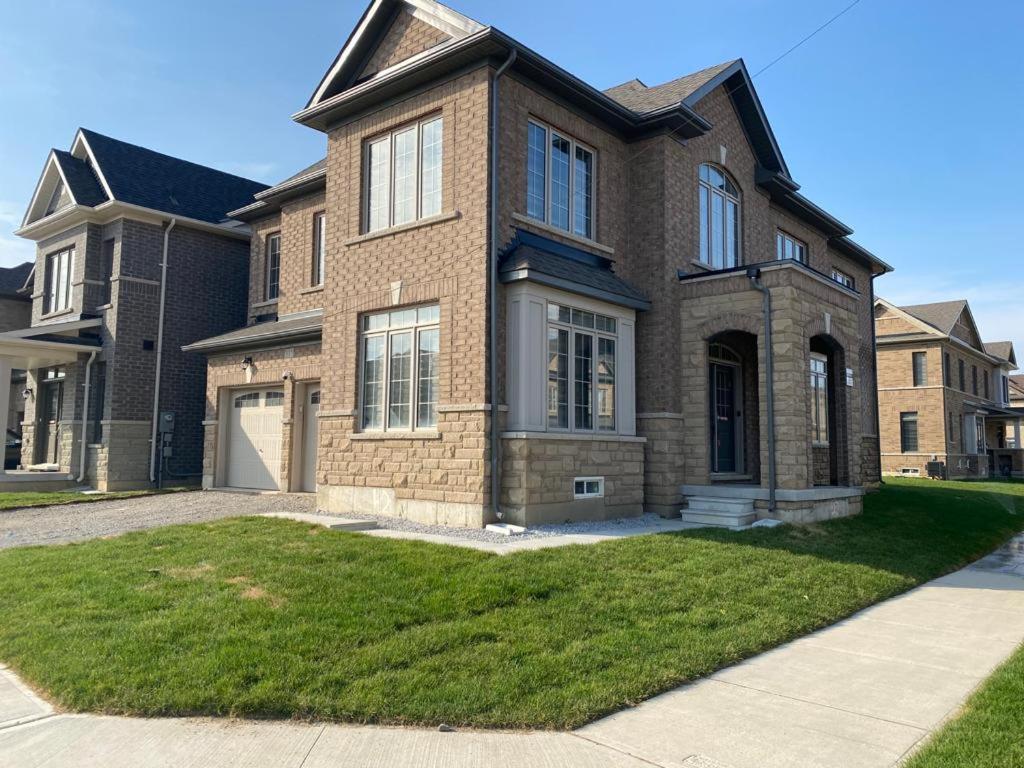 537 Veterans Dr Brampton On L7A 0C4 Villa Dış mekan fotoğraf