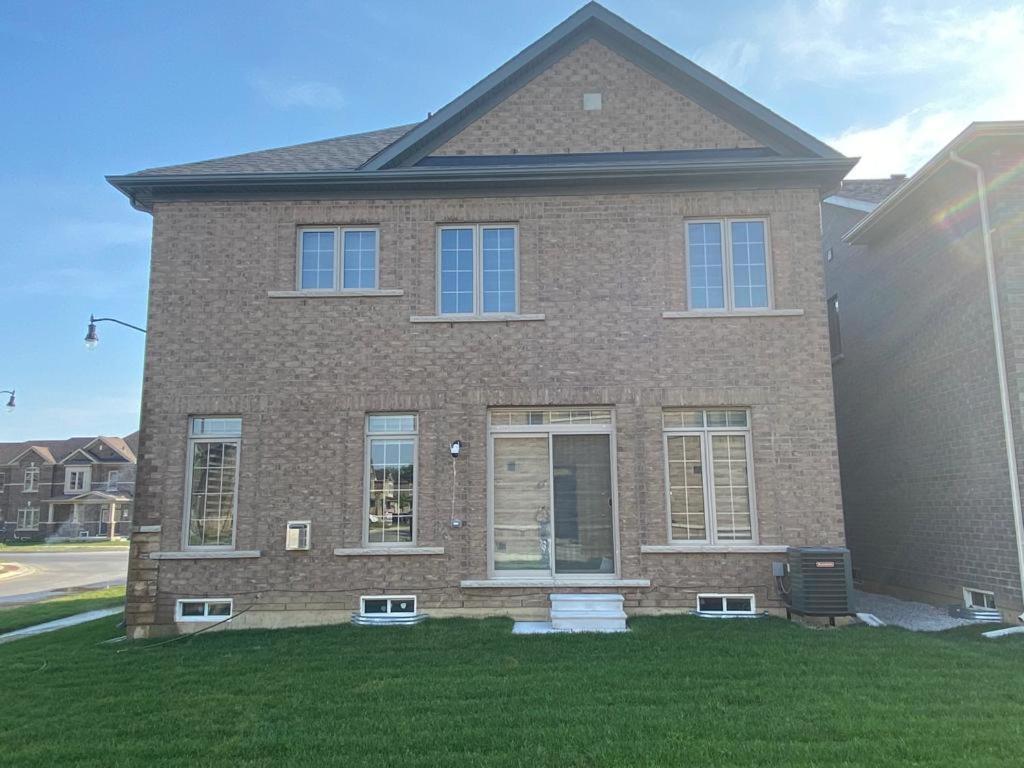 537 Veterans Dr Brampton On L7A 0C4 Villa Dış mekan fotoğraf